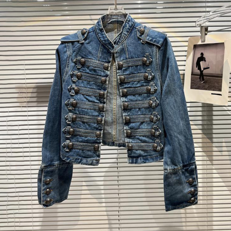Damen-Jeansjacke mit Stehkragen und Knöpfen