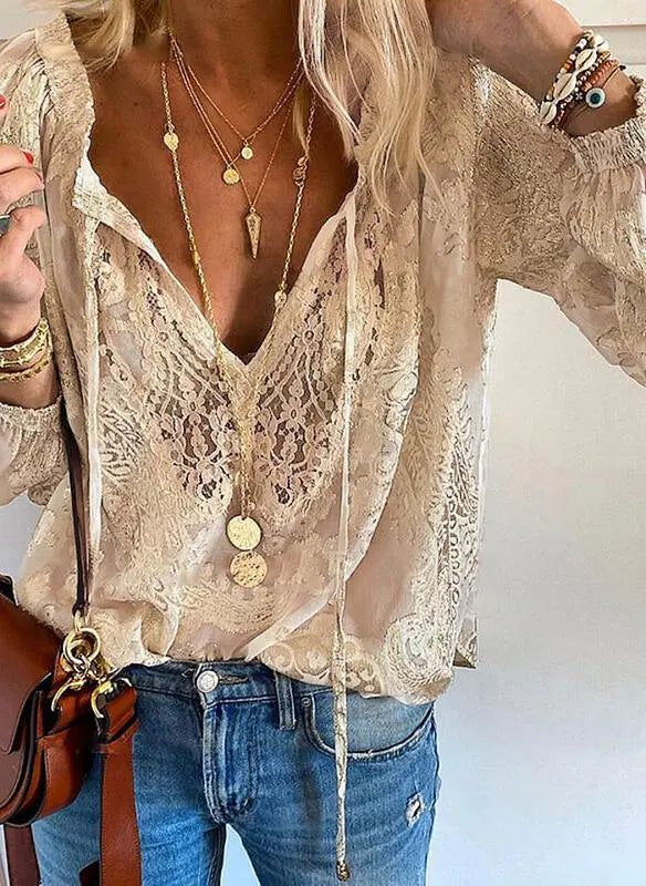 Elegante Boho-Bluse mit Cut-out-Ausschnitt