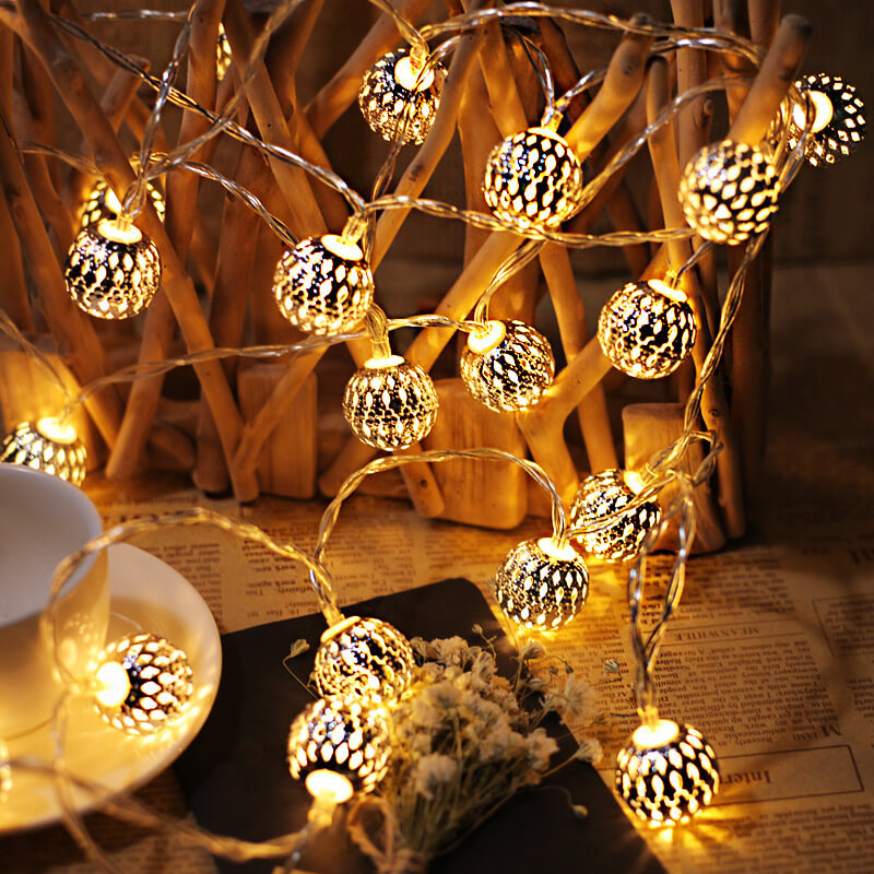 Kugelförmige Metall-Lichterkette - Solarbetrieben - Elegante Aussenbeleuchtung
