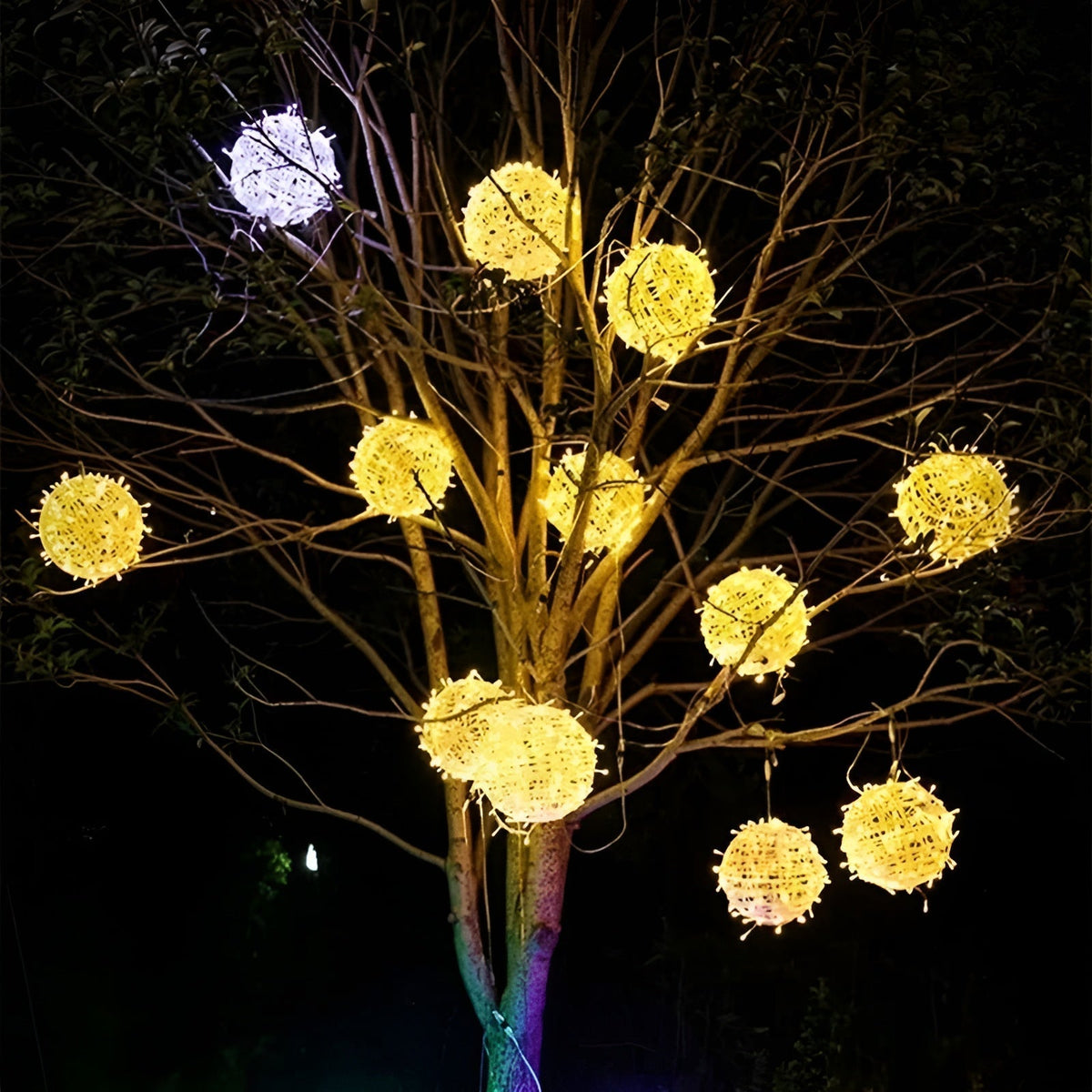 Kugelförmige LED-Lichterkette für die Aussen- und Innendekoration