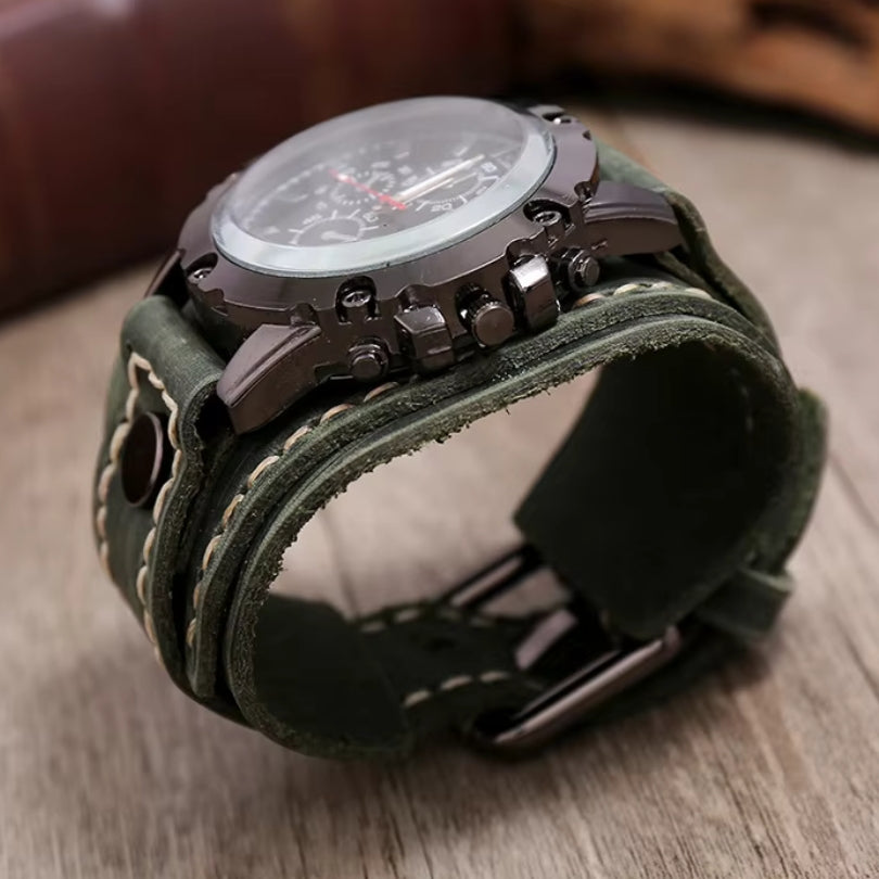 Klassische Armbanduhr mit Lederarmband