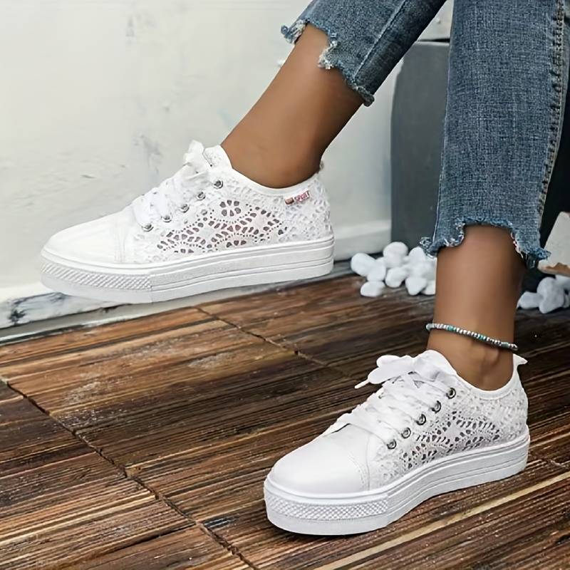 Leichte Damen-Sneakers mit Spitzendetails