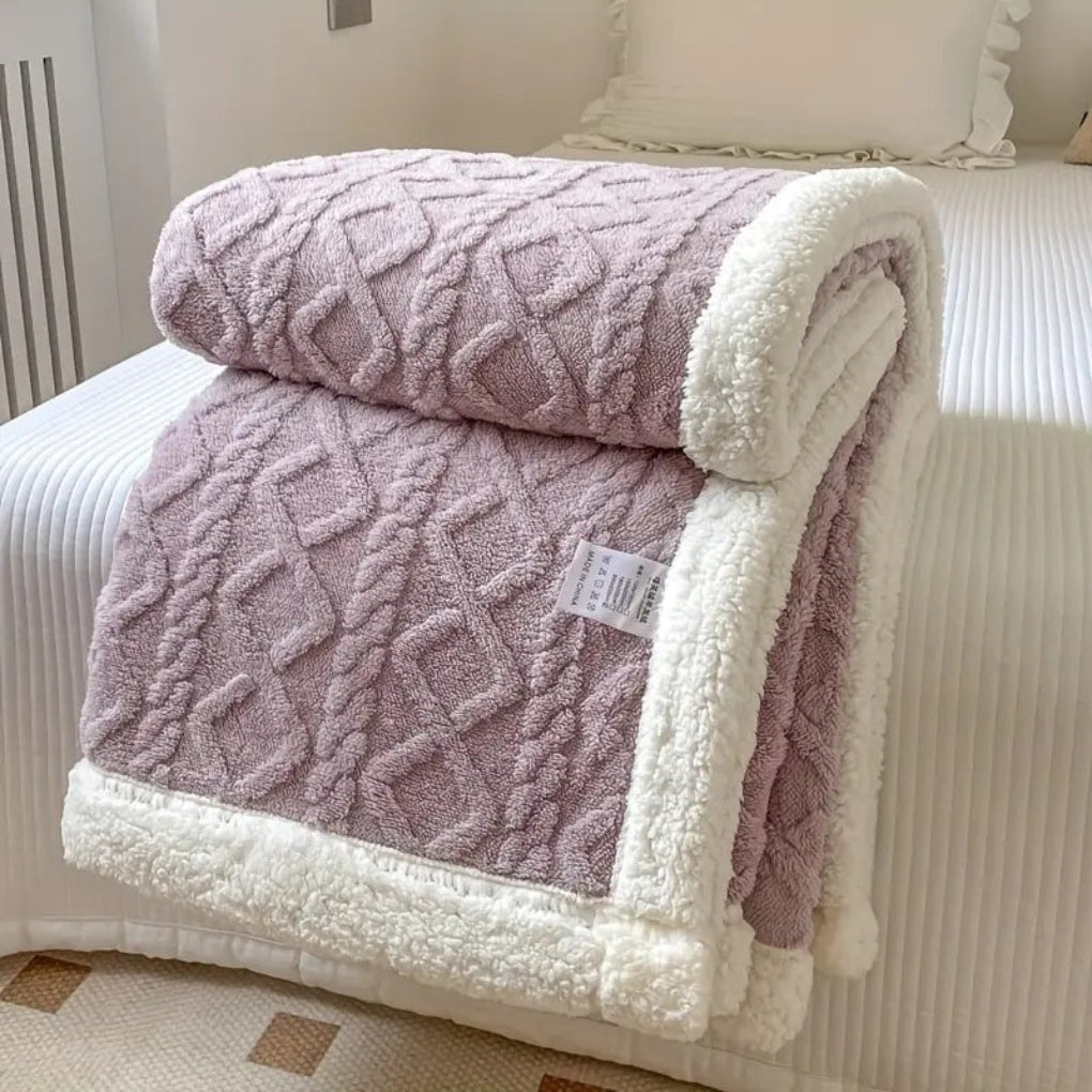 Gestrickte Sherpa-Decke mit Rautenmuster