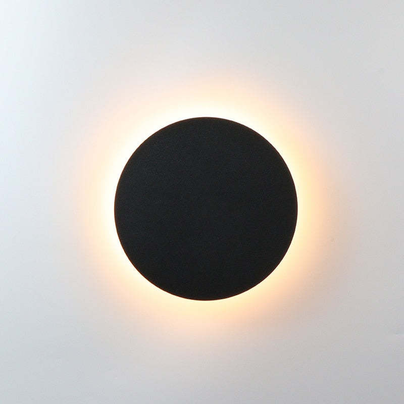 Minimalistische schwarze Metall LED-Wandleuchte für Garten und Flur
