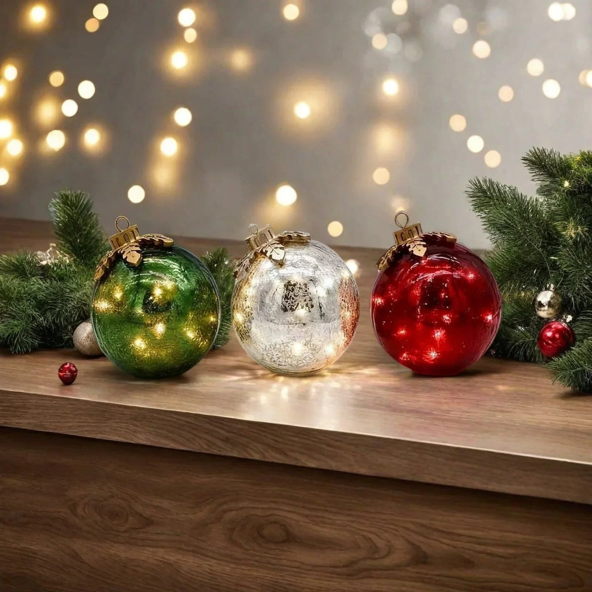LED-Weihnachtskugeln aus Craquelé-Glas – Leuchtende Christbaumanhänger für die Weihnachtsdekoration