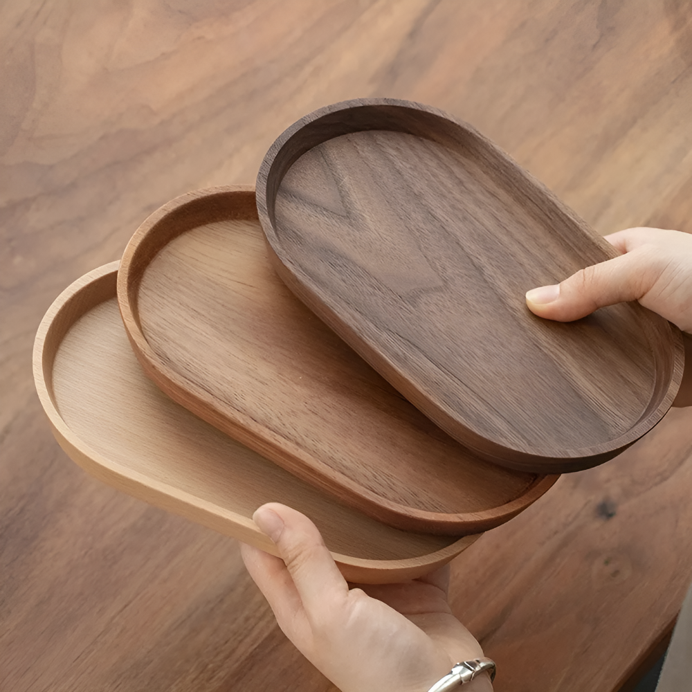 Serviertablett aus Holz mit natürlicher Maserung