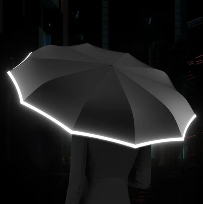 Sturmfester Regenschirm mit reflektierendem Rand