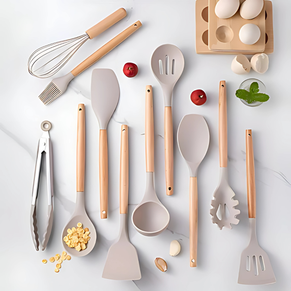 12-teiliges Küchenhelfer-Set aus Silikon mit Holzgriff