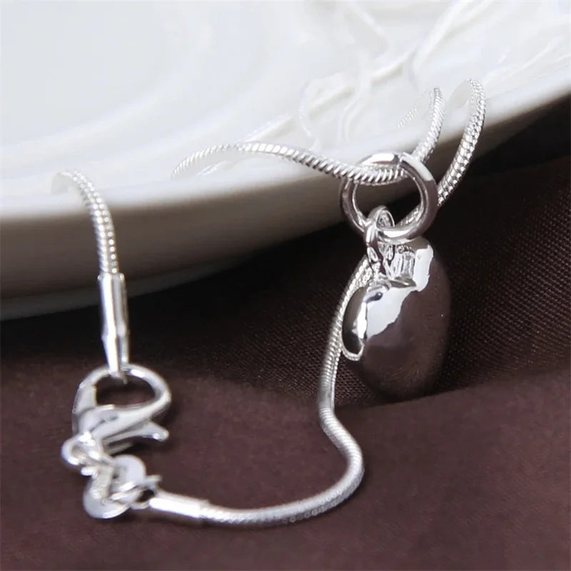 Massive 925er Silber Halskette mit kleinem Herzanhänger und Schlangenkette für Damen – modischer Charm Schmuck für Hochzeiten