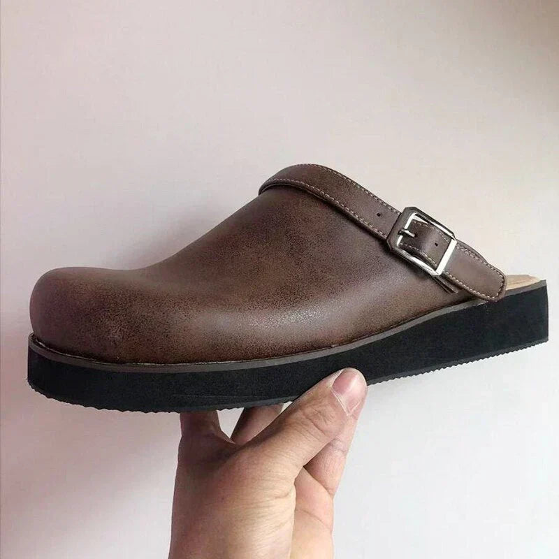 Stützender Lederschuh