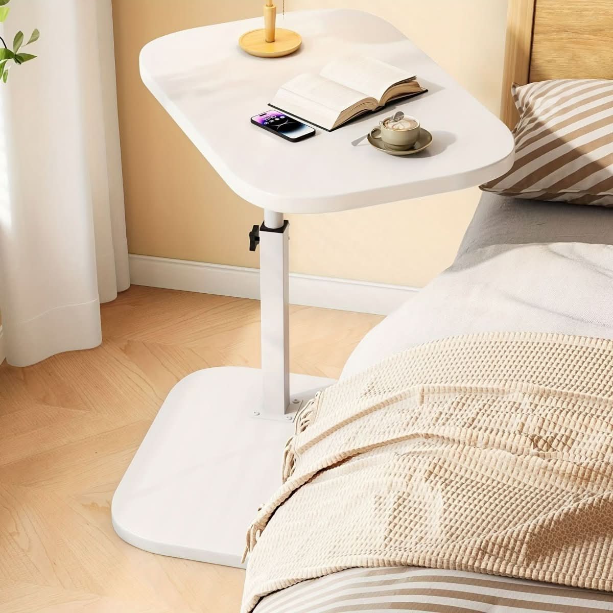Verstellbarer Sofa-Beistelltisch - Multifunktionales Design mit verstellbarer Höhe