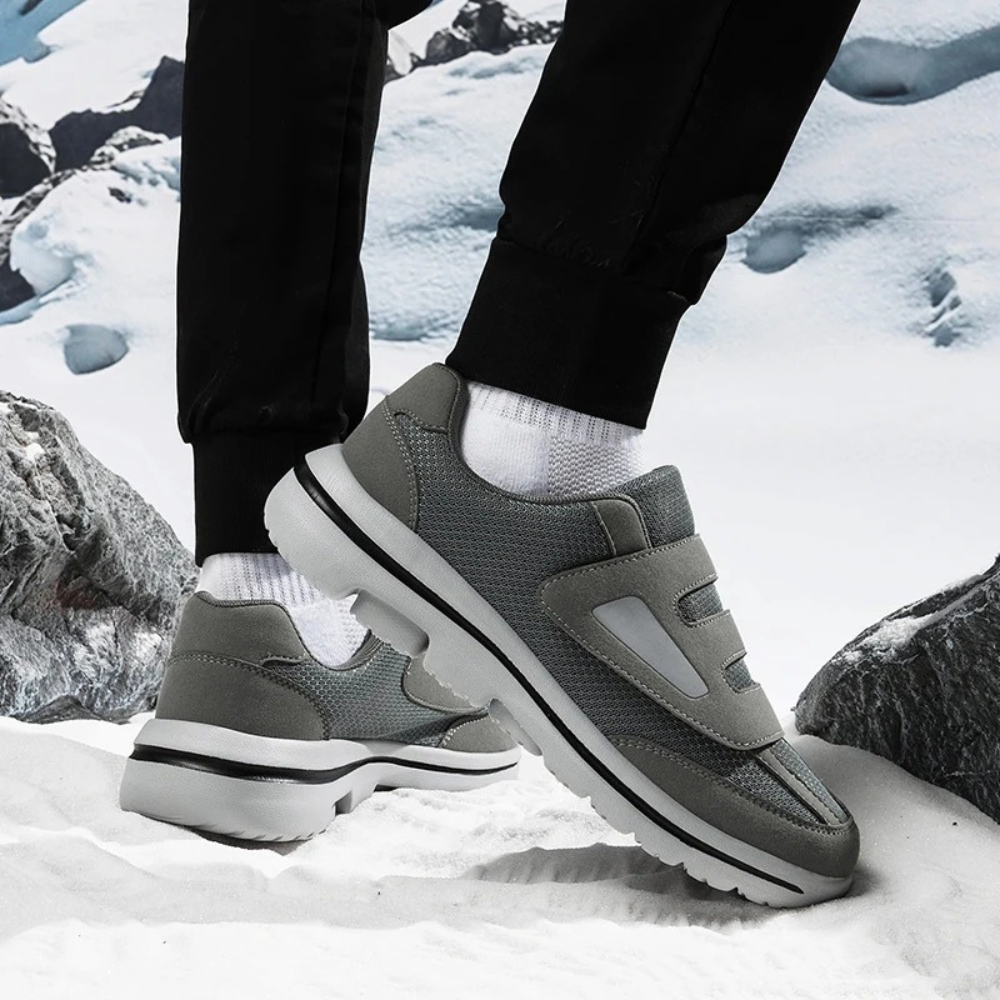 Verstellbare Klettschuhe in extra breiter, atmungsaktiver und bequemer Ausführung für geschwollene Füsse
