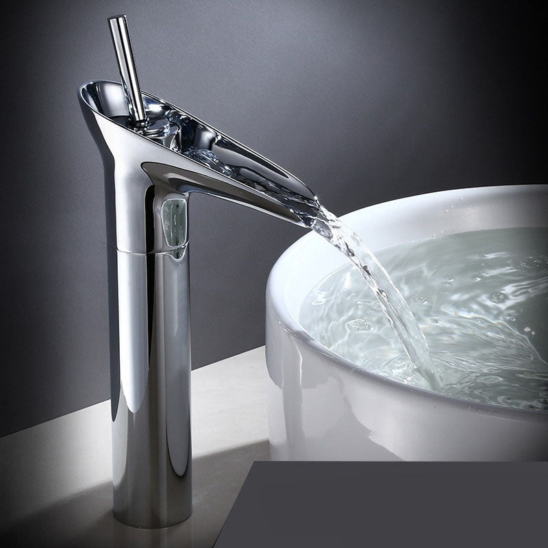 Antike Wasserfall-Waschtischarmatur