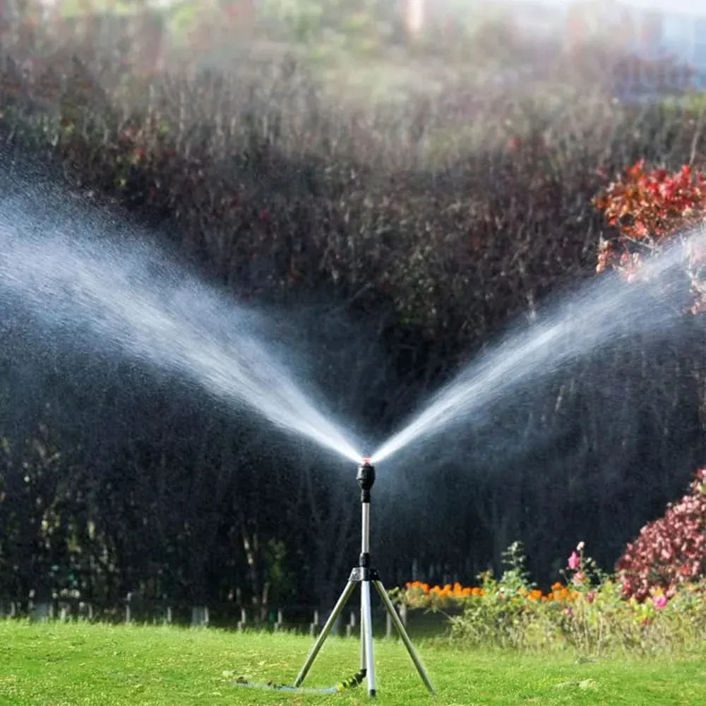 Automatischer rotierender Gartenregner mit Teleskopstativ