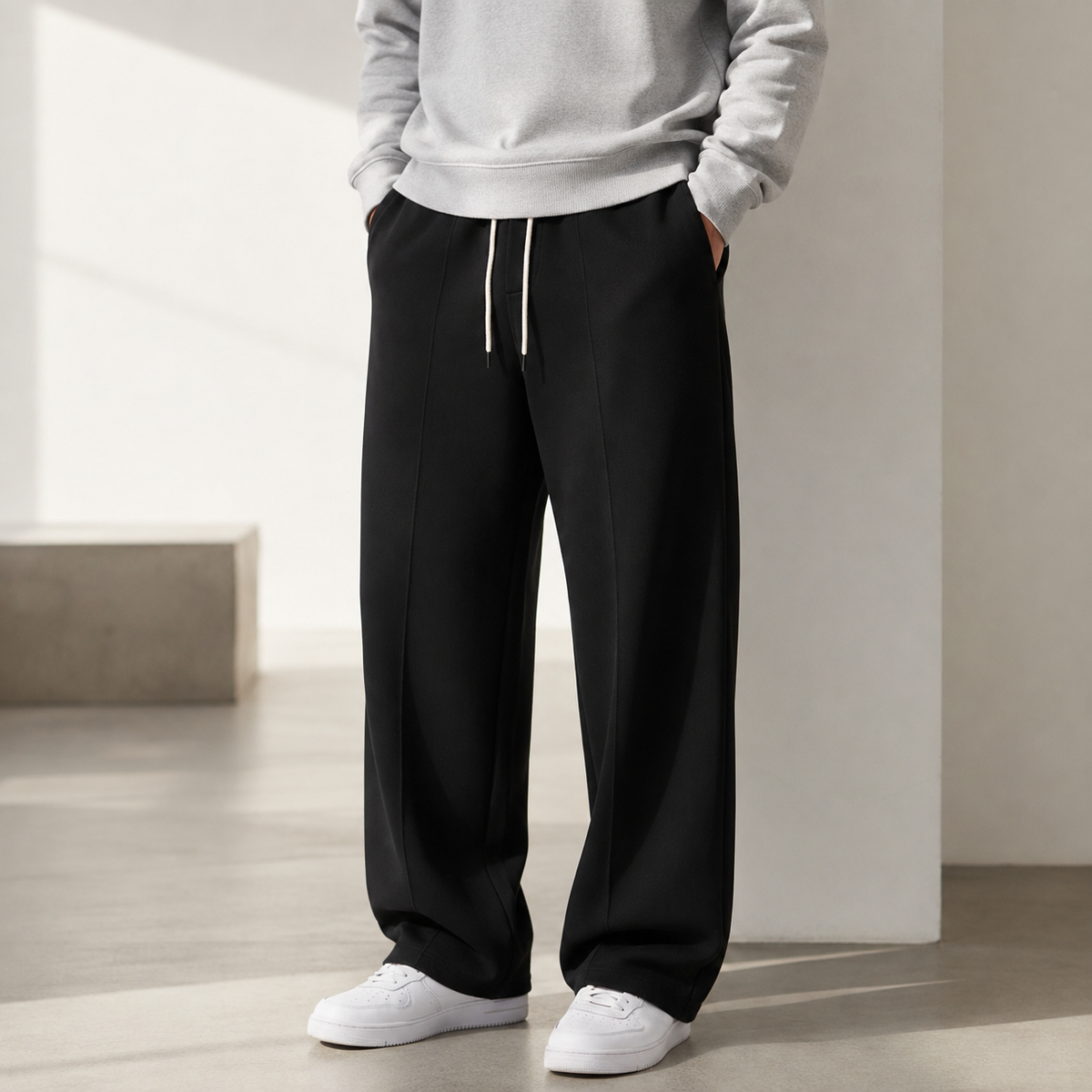 Weit geschnittene, lange Trainerhose