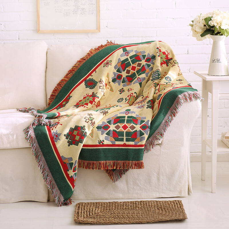 Gestrickte Boho-Sofadecke mit Fransen