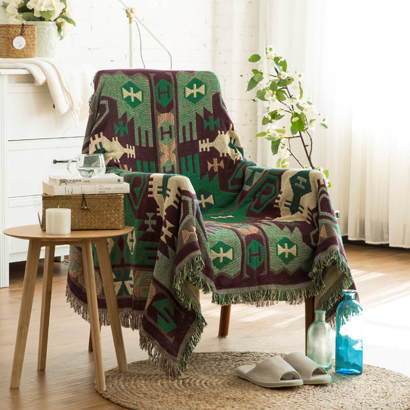 Gestrickte Boho-Sofadecke mit Fransen