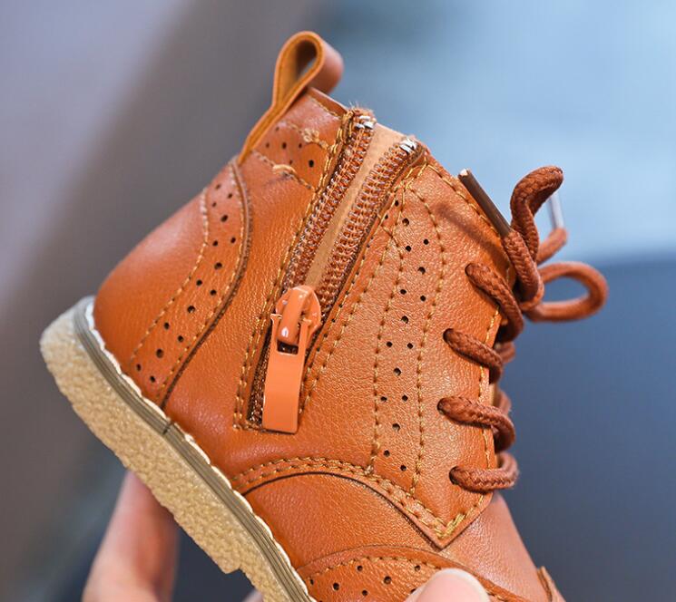 Weichsohlige Lauflernschuhe im Brogue-Stil für Jungen