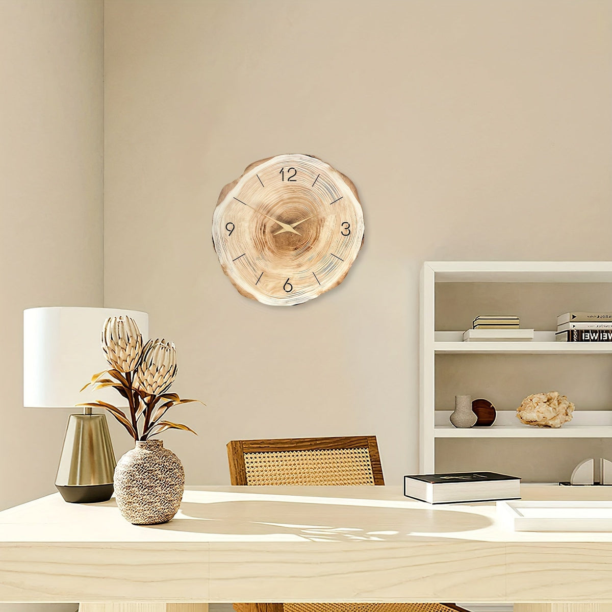 Leise Holz-Wandulhr - Realistische Textur