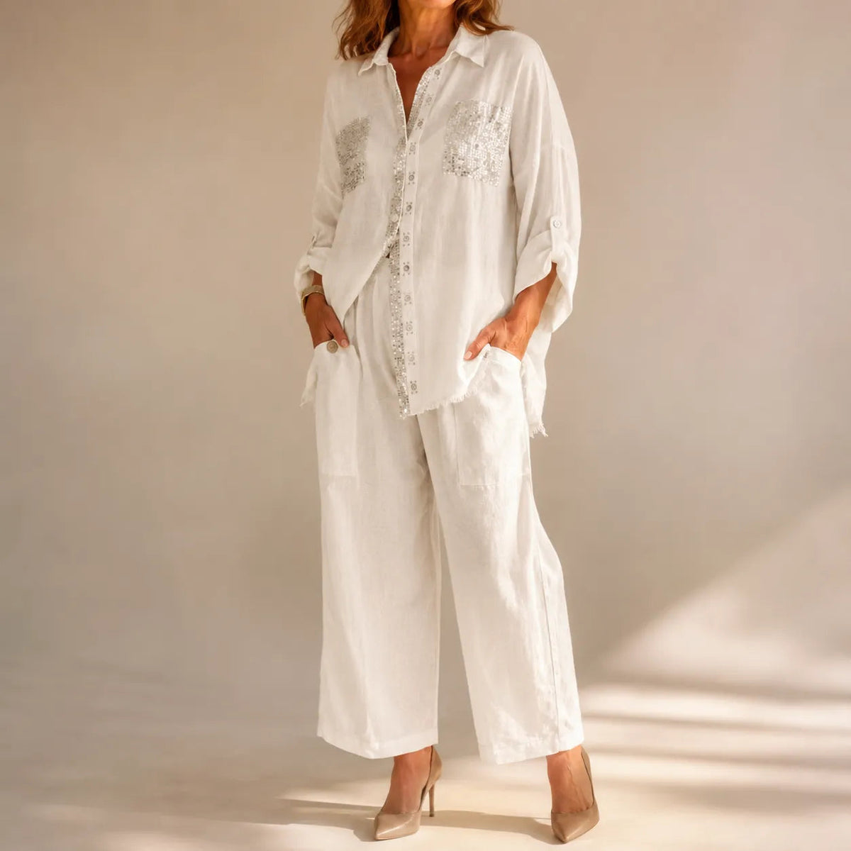 Set aus Hemd mit glitzernder Tasche und Hose mit weitem Bein