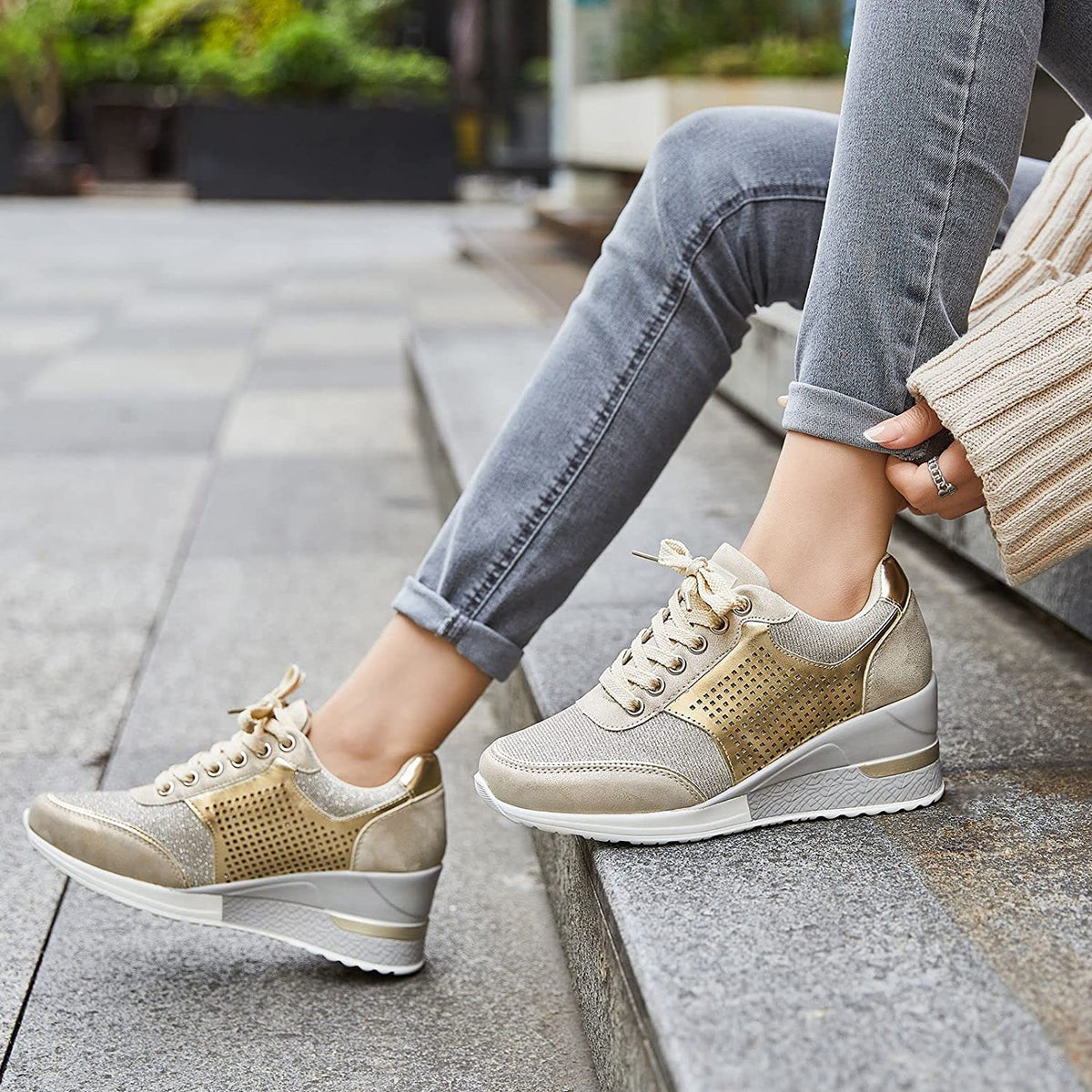Hübsche herbstliche Keilschuhe