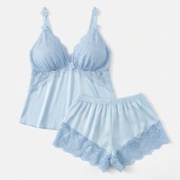 Satin-Schlafanzugset mit Spitzenborte