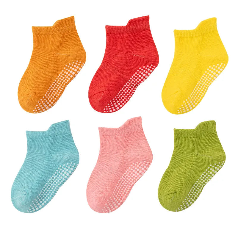 Rutschfeste Kindersocken - 6 Paar für das Spielen im Frühling und Herbst