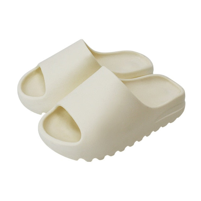Damen-Slides mit dicker Sohle und dämpfendem Grip