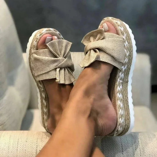 Modische orthopädische Damensandalen