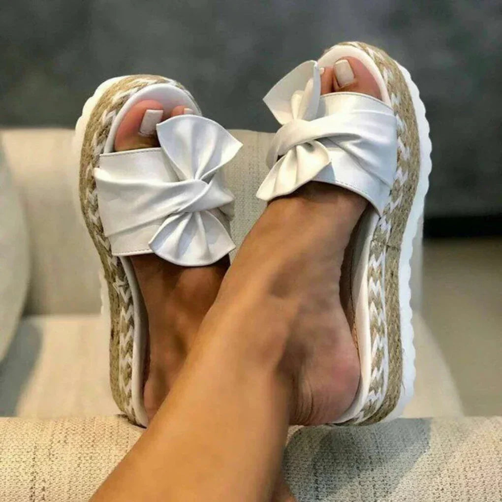 Modische orthopädische Damensandalen