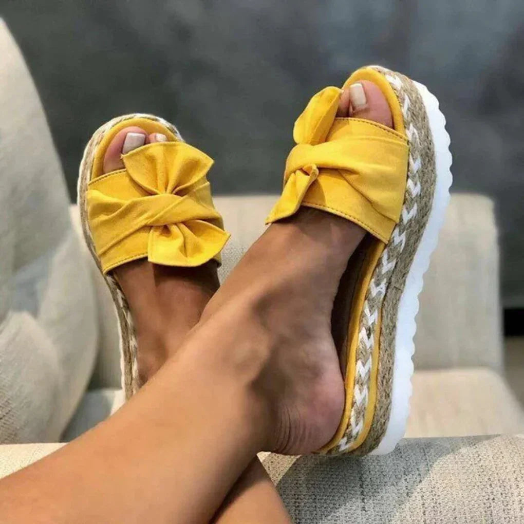 Modische orthopädische Damensandalen