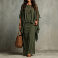 Drapiertes Maxikleid mit Cape-Ärmeln und asymmetrischem Saum