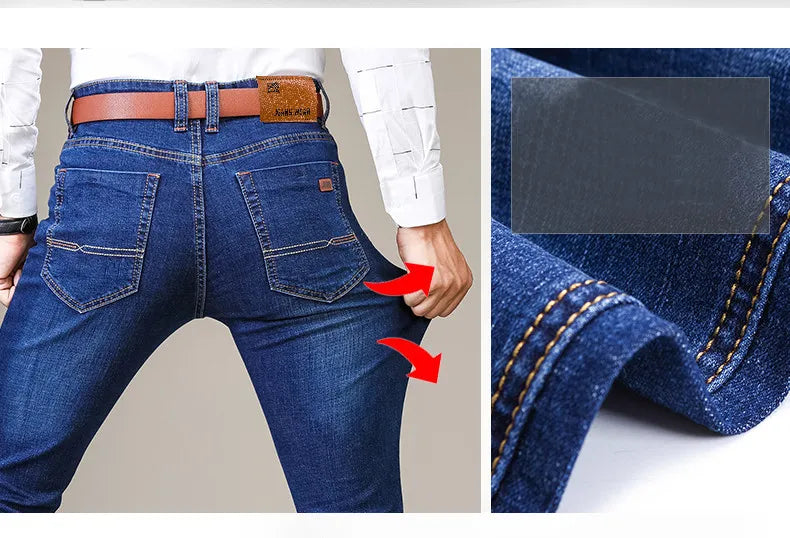 Gerade geschnittene, lockere elastische Jeans
