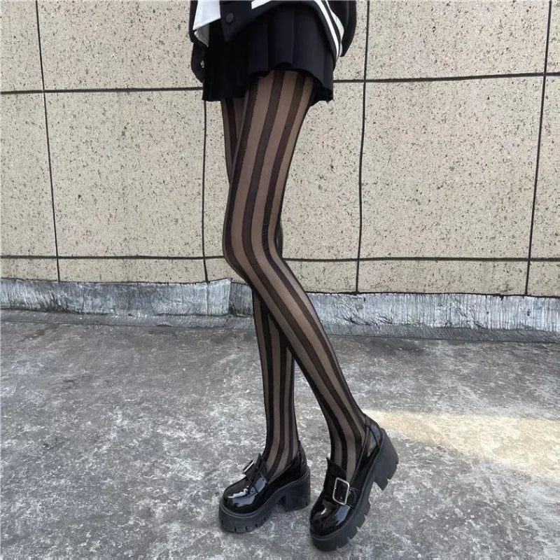 Elegante gestreifte Damenstrumpfhose – Bequeme und vielseitige Strumpfhose für jeden Anlass