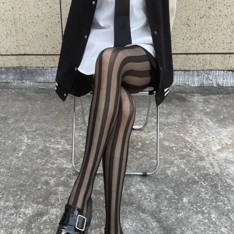 Elegante gestreifte Damenstrumpfhose – Bequeme und vielseitige Strumpfhose für jeden Anlass