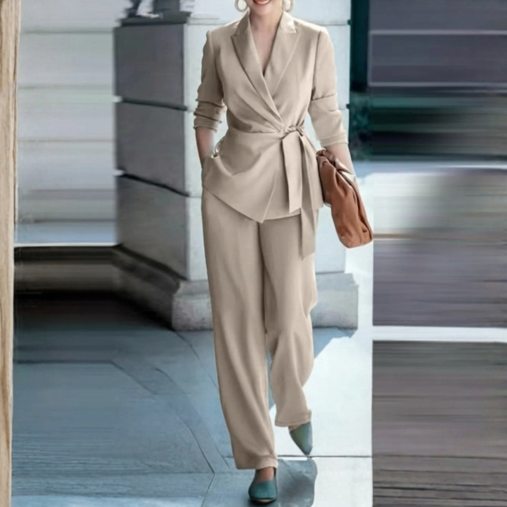 Eleganter einfarbiger Damen-Hosenanzug