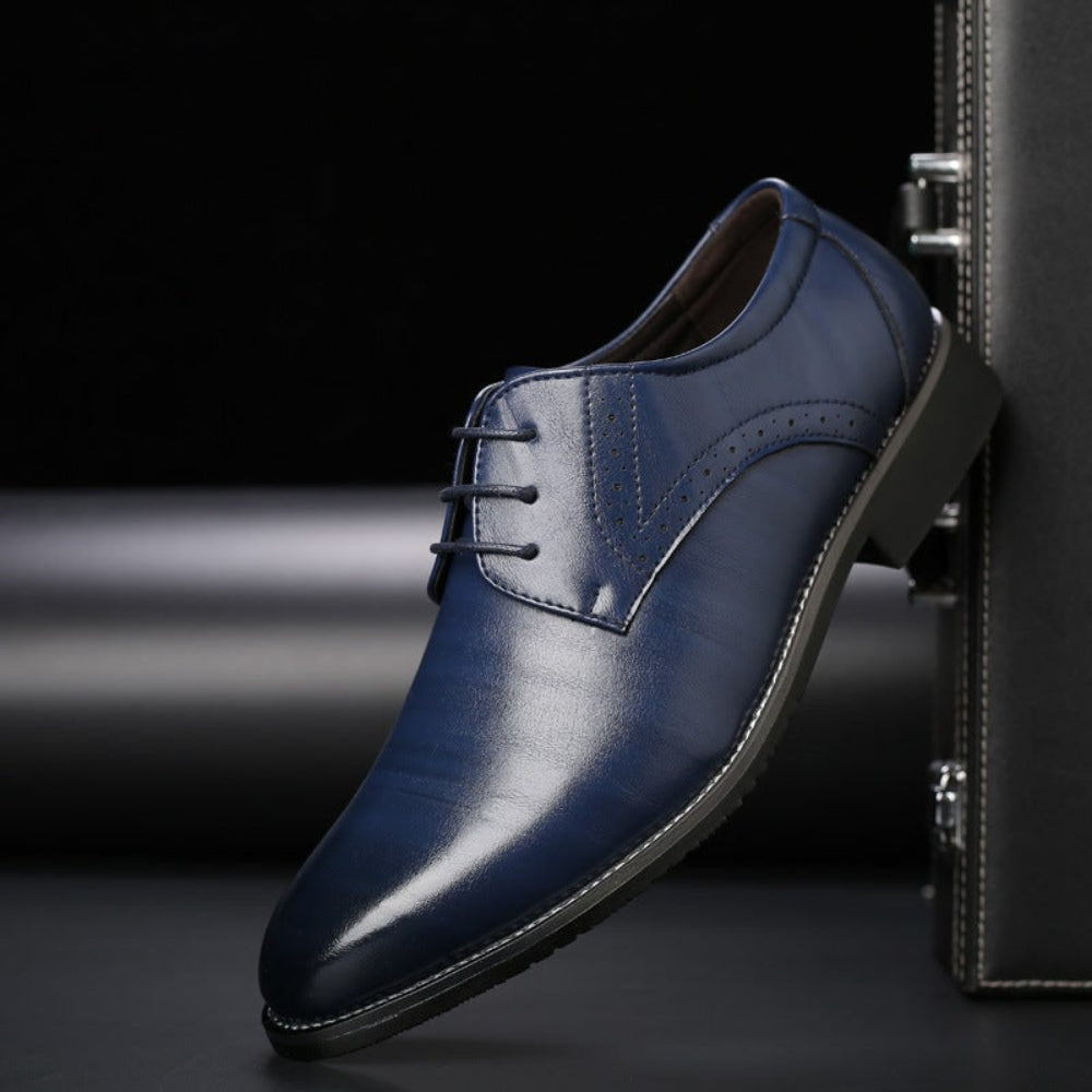 Eleganter Herren Brogue Schnürschuh für Business und festliche Anlässe