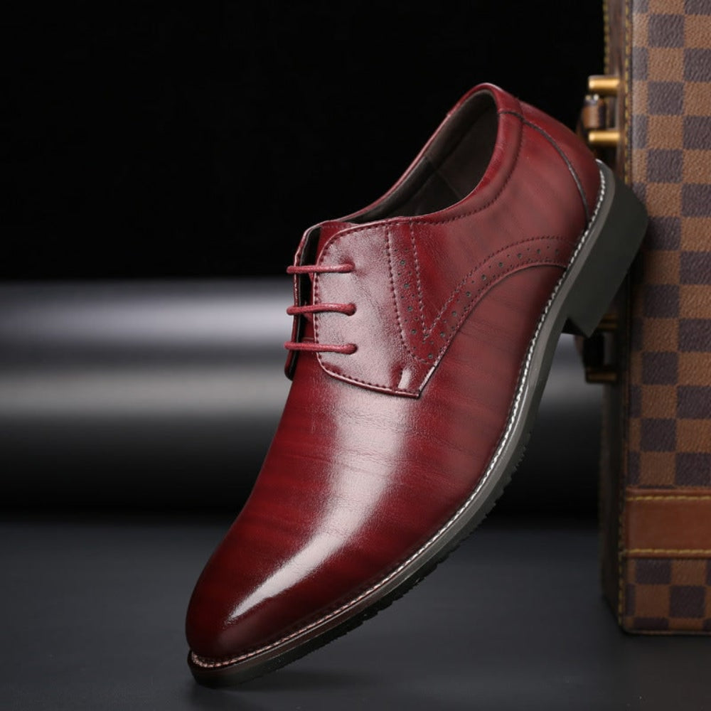 Eleganter Herren Brogue Schnürschuh für Business und festliche Anlässe