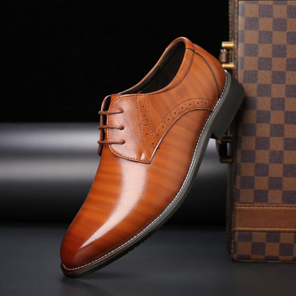 Eleganter Herren Brogue Schnürschuh für Business und festliche Anlässe