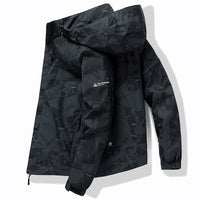 Elegante Herren-Skijacke mit Kapuze und sportlichem Design