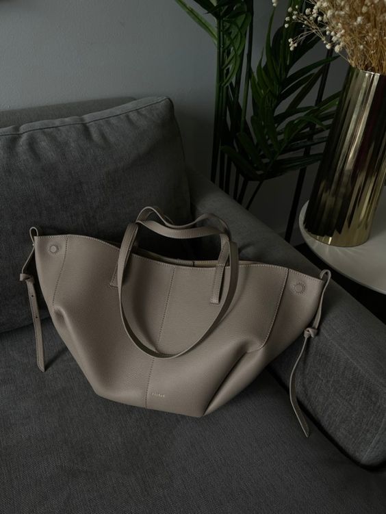 Elegante Leder-Tote-Bag mit grossem Fassungsvermögen