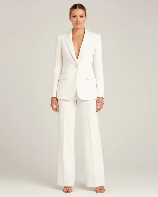 Eleganter Damen-Hosenanzug mit tailliertem, langem Blazer