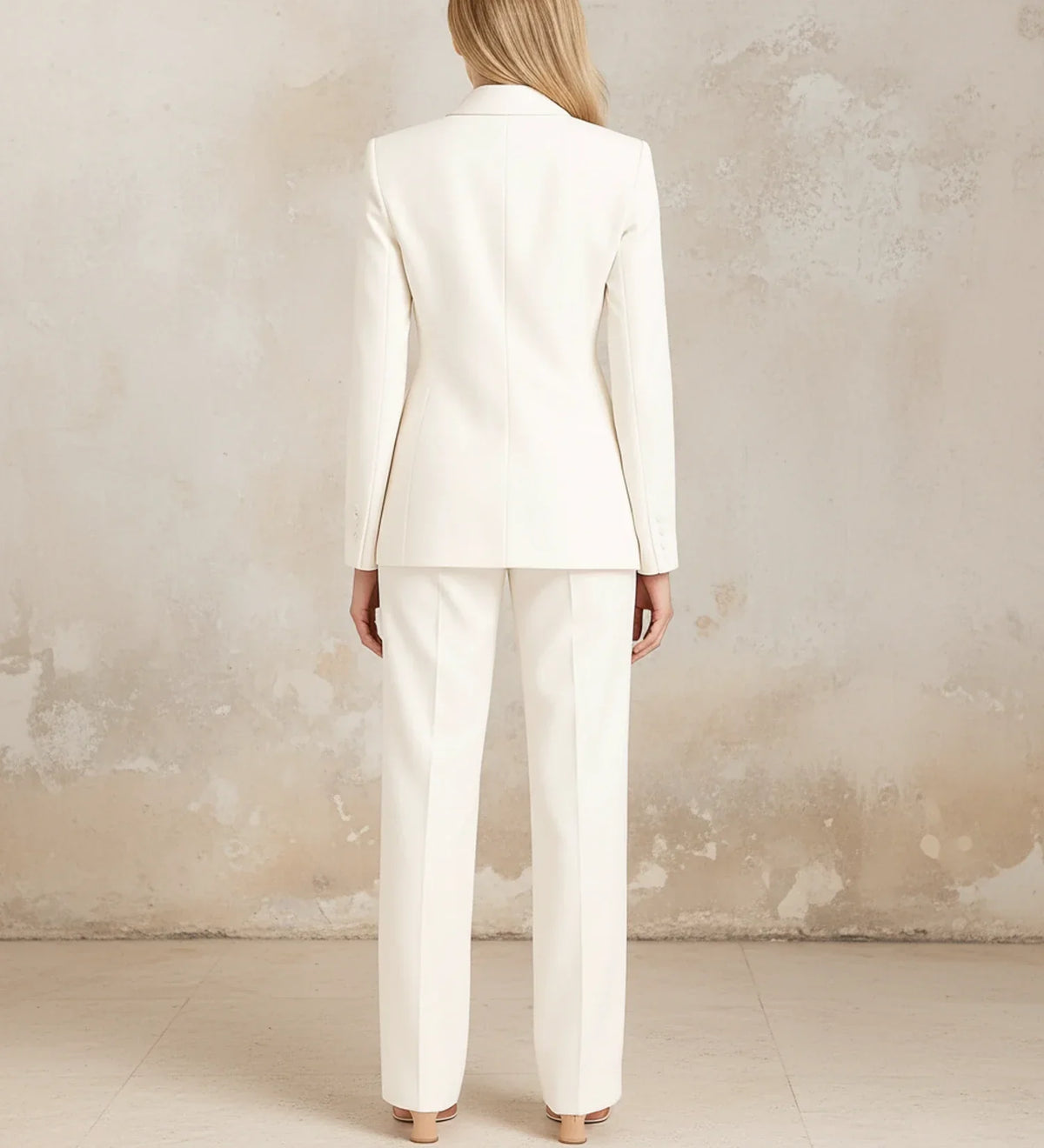 Eleganter Damen-Hosenanzug mit tailliertem, langem Blazer