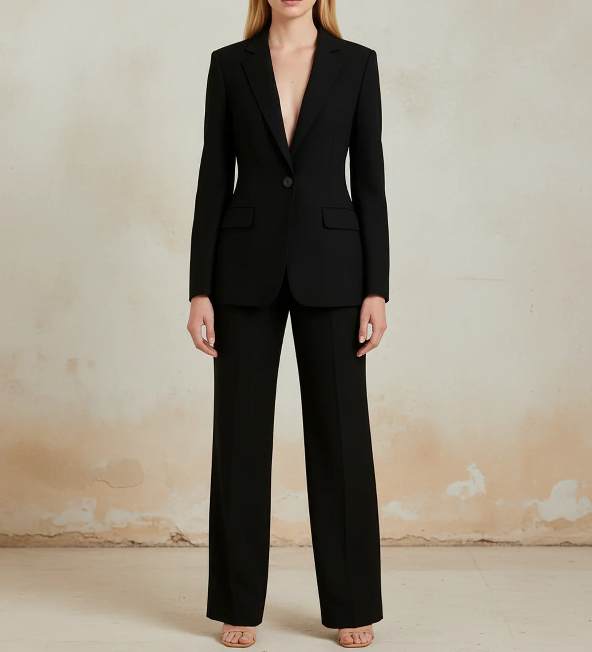 Eleganter Damen-Hosenanzug mit tailliertem, langem Blazer
