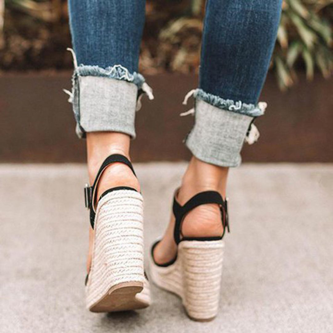 Elegante Damen-Keilsandale – Komfort und Stil