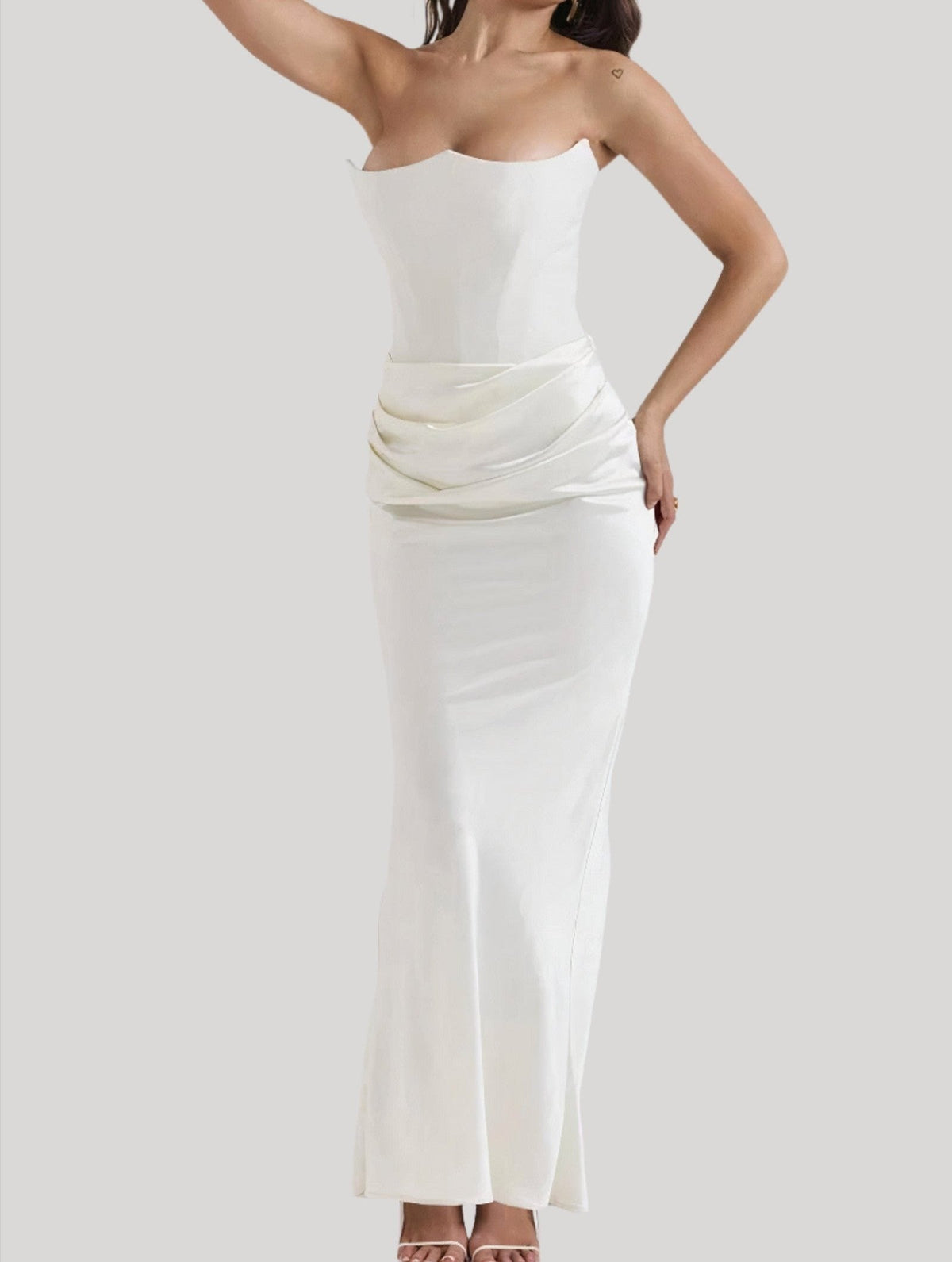 Elegantes trägerloses Maxikleid für Hochzeiten und Galas