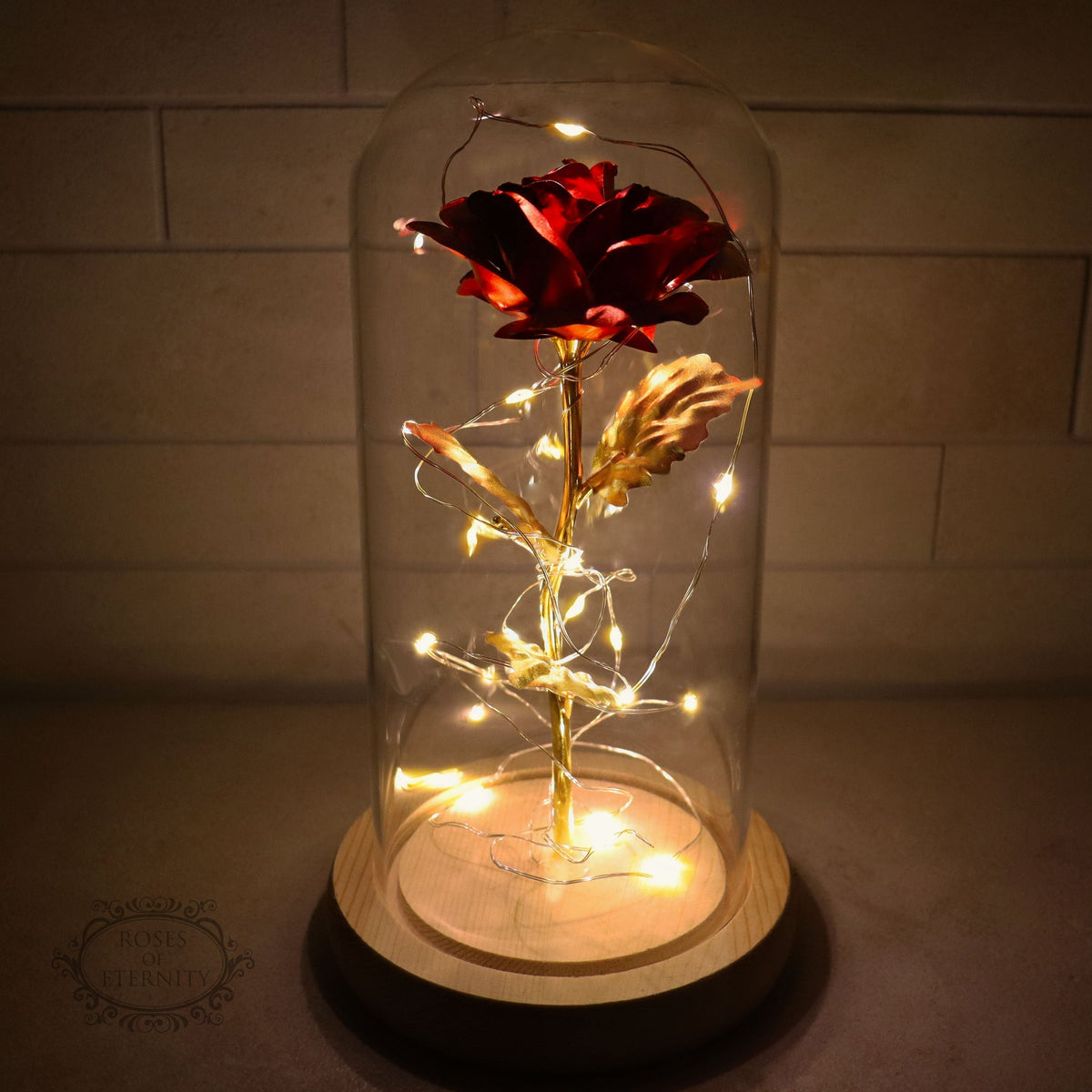 Ewige Rose – goldene Rose in Glaskuppel mit LED-Beleuchtung
