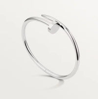 Silbernes Nagelarmband