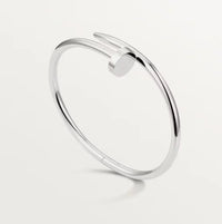Silbernes Nagelarmband