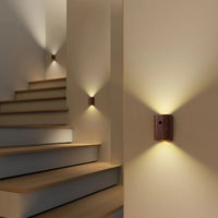 Holzlampe mit Bewegungsmelder und wiederaufladbarem Akku